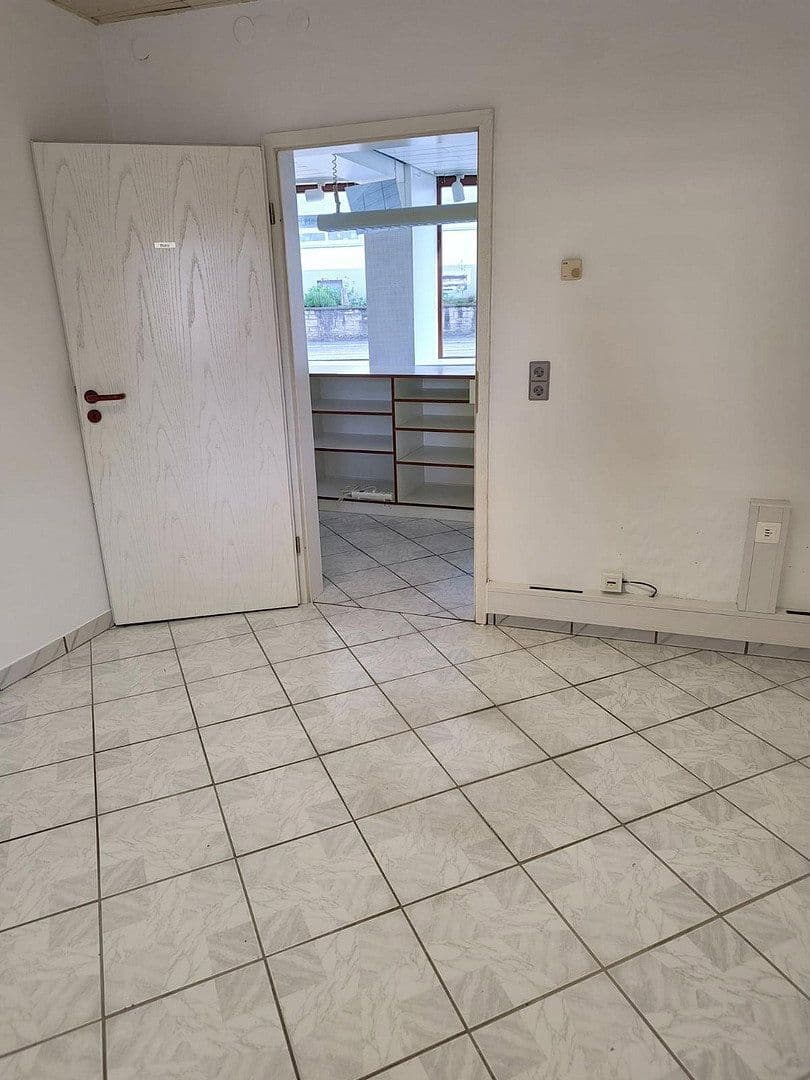 Prodej domu 294 m², pozemek 822 m², Östringen, Bádensko-Württembersko Prodej domu 294 m², pozemek 822 m², Östringen, Bádensko-Württembersko