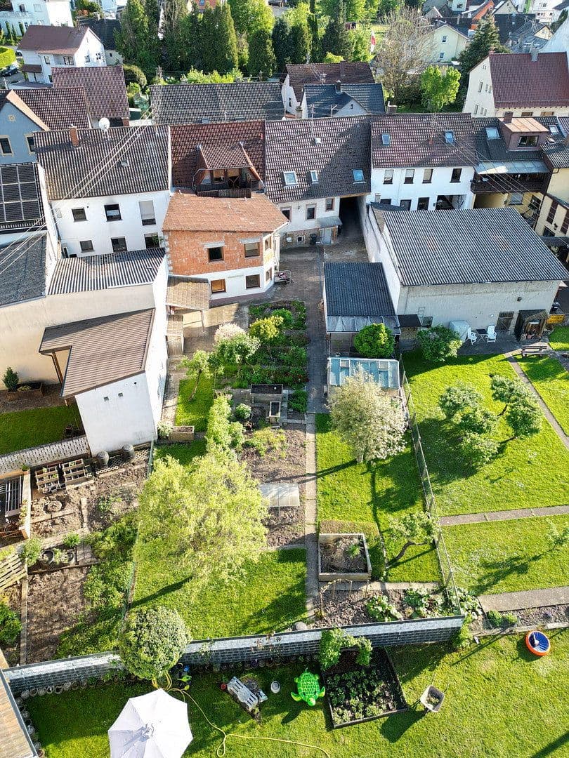 Prodej domu 294 m², pozemek 822 m², Östringen, Bádensko-Württembersko Prodej domu 294 m², pozemek 822 m², Östringen, Bádensko-Württembersko