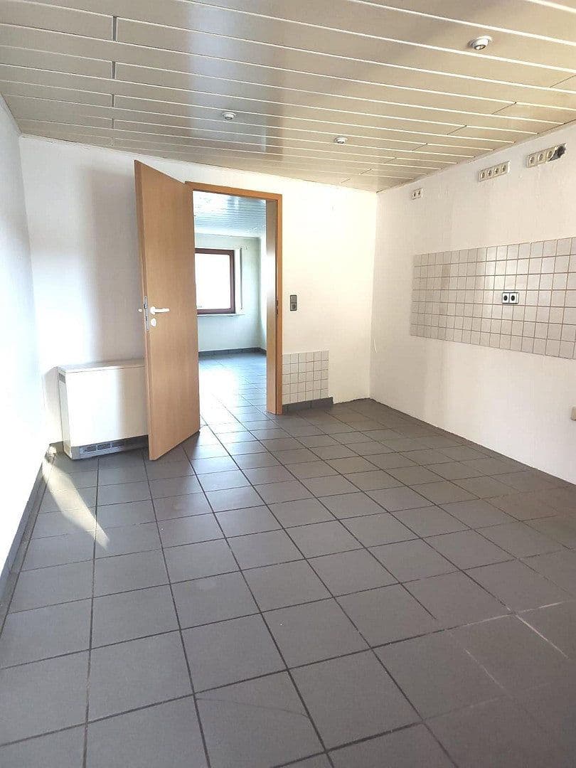 Prodej domu 294 m², pozemek 822 m², Östringen, Bádensko-Württembersko Prodej domu 294 m², pozemek 822 m², Östringen, Bádensko-Württembersko