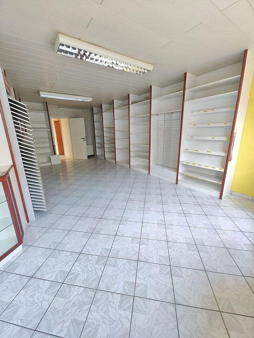 Prodej domu 294 m², pozemek 822 m², Östringen, Bádensko-Württembersko Prodej domu 294 m², pozemek 822 m², Östringen, Bádensko-Württembersko