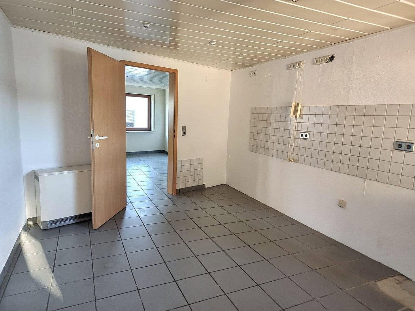 Prodej domu 294 m², pozemek 822 m², Östringen, Bádensko-Württembersko Prodej domu 294 m², pozemek 822 m², Östringen, Bádensko-Württembersko