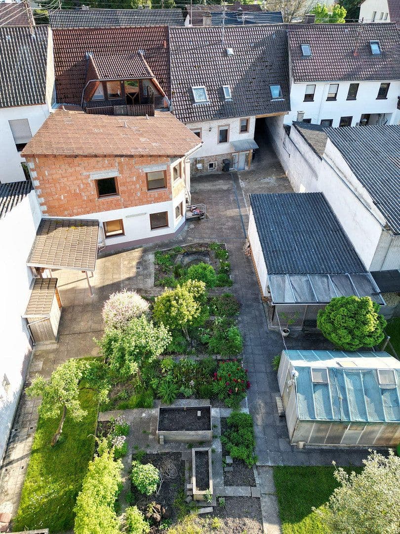 Prodej domu 294 m², pozemek 822 m², Östringen, Bádensko-Württembersko Prodej domu 294 m², pozemek 822 m², Östringen, Bádensko-Württembersko