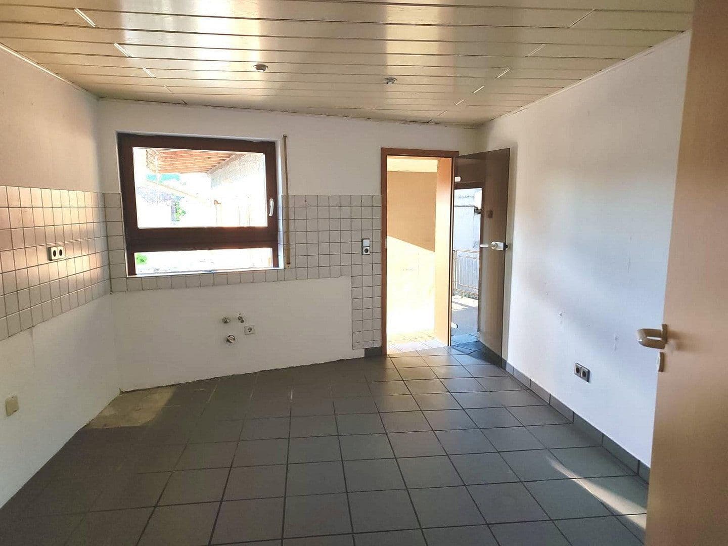 Prodej domu 294 m², pozemek 822 m², Östringen, Bádensko-Württembersko Prodej domu 294 m², pozemek 822 m², Östringen, Bádensko-Württembersko