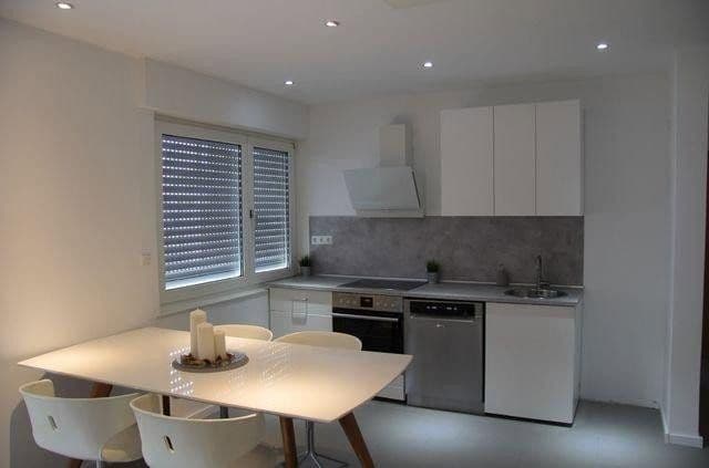 Pronájem bytu 2+1 51 m², Schloßwiesenweg, Esslingen am Neckar, Bádensko-Württembersko Pronájem bytu 2+1 51 m², Schloßwiesenweg, Esslingen am Neckar, Bádensko-Württembersko