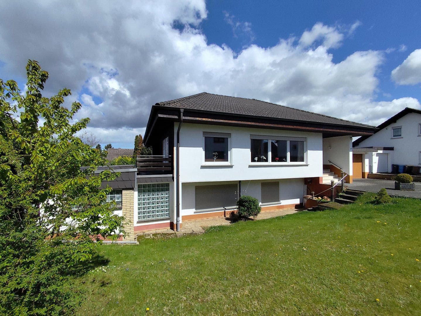 Prodej domu 247 m², pozemek 875 m², Pflasterwiese 7, Idstein, Hessen Prodej domu 247 m², pozemek 875 m², Pflasterwiese 7, Idstein, Hessen