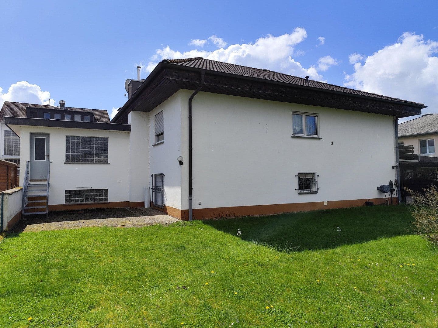 Prodej domu 247 m², pozemek 875 m², Pflasterwiese 7, Idstein, Hessen Prodej domu 247 m², pozemek 875 m², Pflasterwiese 7, Idstein, Hessen