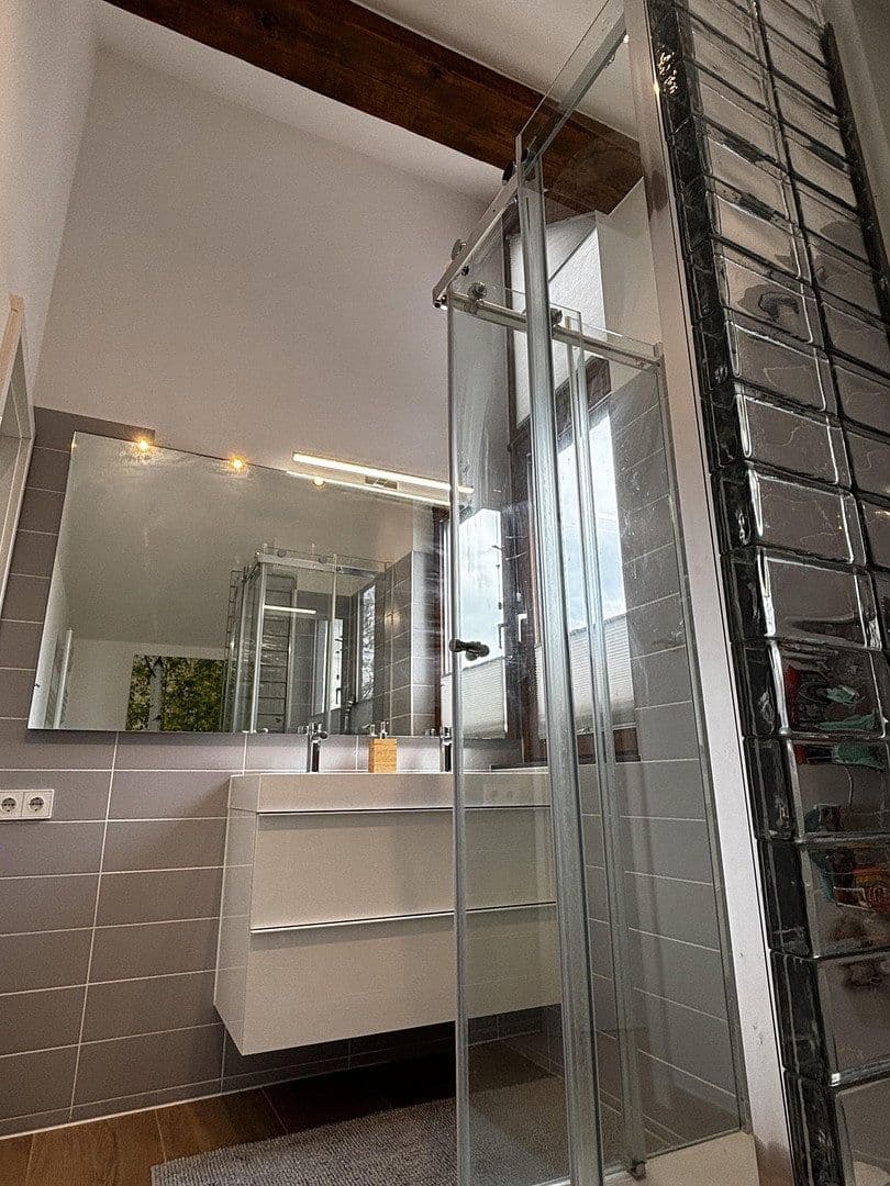 Prodej domu 124 m², pozemek 220 m², Düsseldorf, Severní Porýní-Vestfálsko Prodej domu 124 m², pozemek 220 m², Düsseldorf, Severní Porýní-Vestfálsko