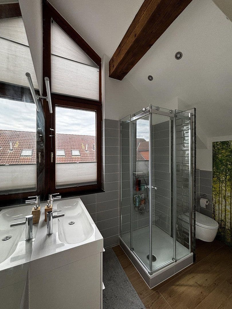 Prodej domu 124 m², pozemek 220 m², Düsseldorf, Severní Porýní-Vestfálsko Prodej domu 124 m², pozemek 220 m², Düsseldorf, Severní Porýní-Vestfálsko