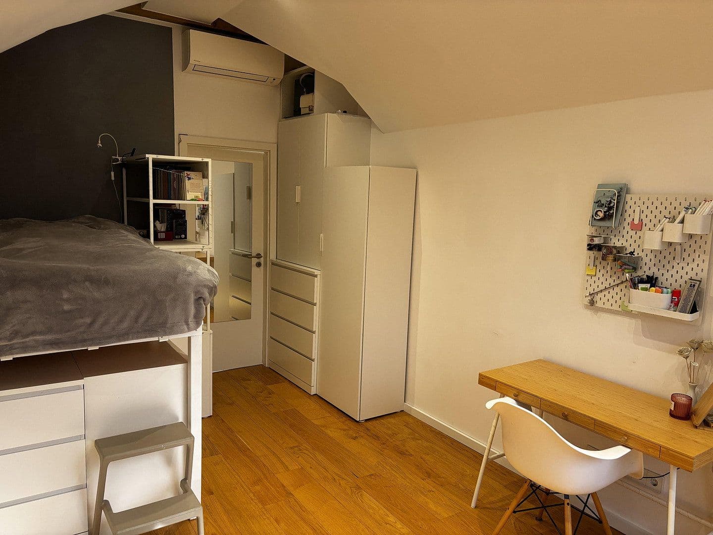 Prodej domu 124 m², pozemek 220 m², Düsseldorf, Severní Porýní-Vestfálsko Prodej domu 124 m², pozemek 220 m², Düsseldorf, Severní Porýní-Vestfálsko