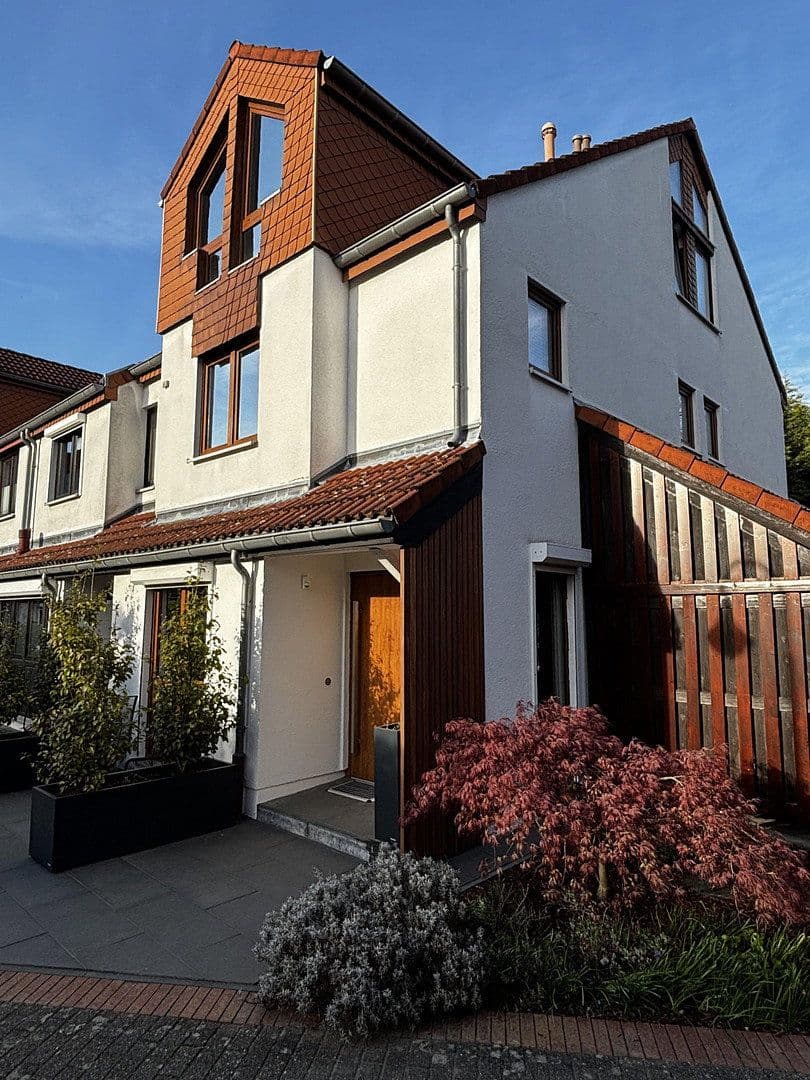 Prodej domu 124 m², pozemek 220 m², Düsseldorf, Severní Porýní-Vestfálsko Prodej domu 124 m², pozemek 220 m², Düsseldorf, Severní Porýní-Vestfálsko