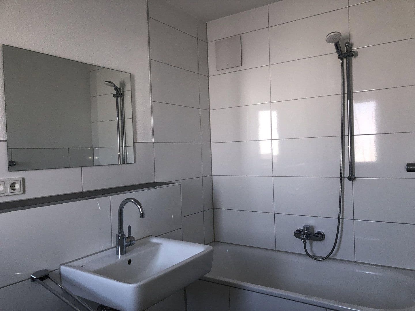 Pronájem bytu 3+1 87 m², Langenfeld (Rheinland), Severní Porýní-Vestfálsko Pronájem bytu 3+1 87 m², Langenfeld (Rheinland), Severní Porýní-Vestfálsko