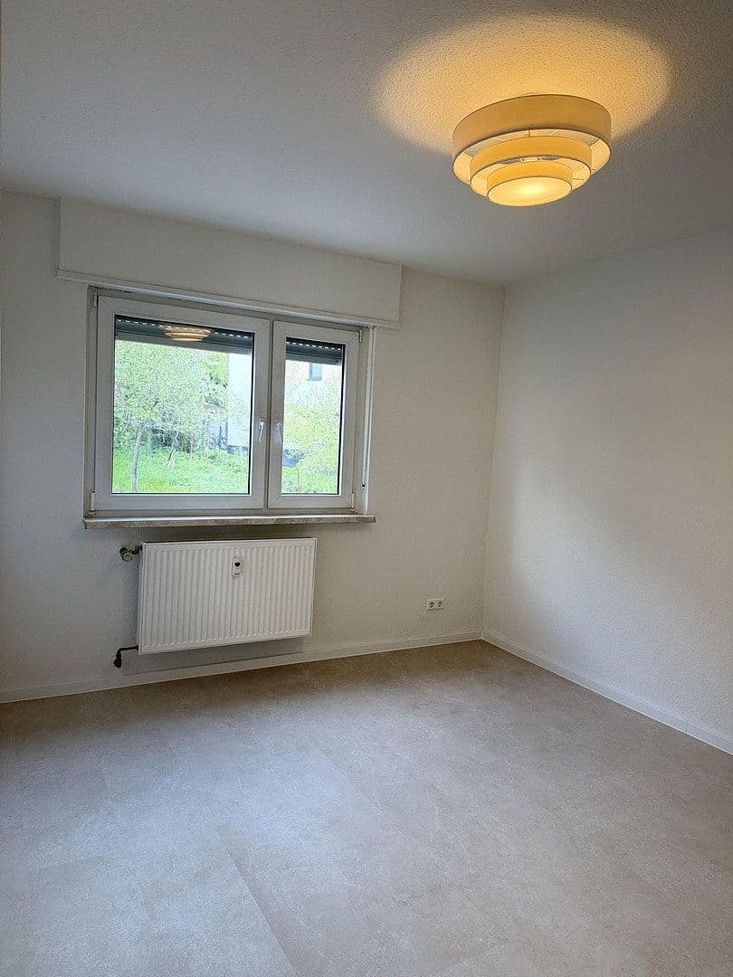 Pronájem bytu 3+1 65 m², Annweiler am Trifels, Porýní-Falc Pronájem bytu 3+1 65 m², Annweiler am Trifels, Porýní-Falc