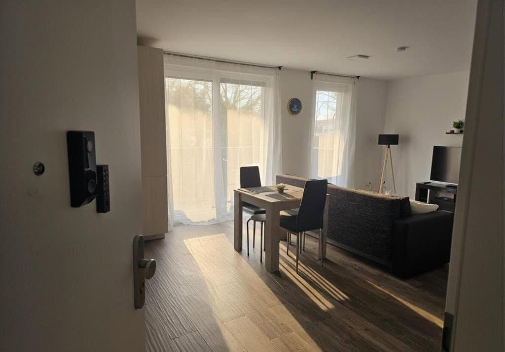 Pronájem bytu 2+1 48 m², Rheinstraße 115, Karlsruhe, Bádensko-Württembersko Pronájem bytu 2+1 48 m², Rheinstraße 115, Karlsruhe, Bádensko-Württembersko