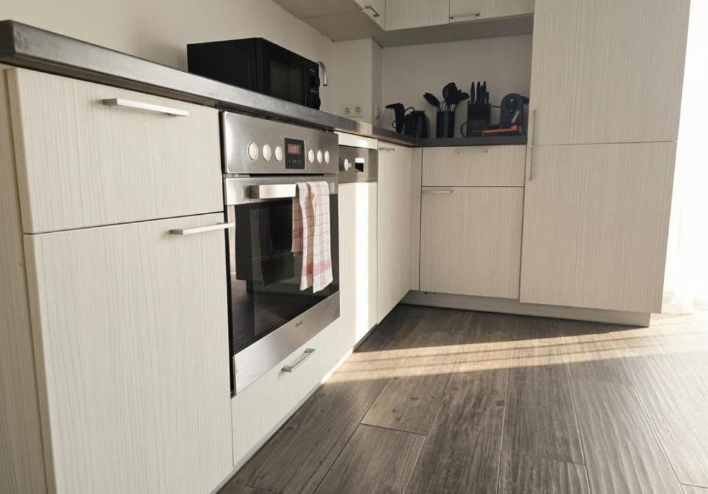 Pronájem bytu 2+1 48 m², Rheinstraße 115, Karlsruhe, Bádensko-Württembersko Pronájem bytu 2+1 48 m², Rheinstraße 115, Karlsruhe, Bádensko-Württembersko