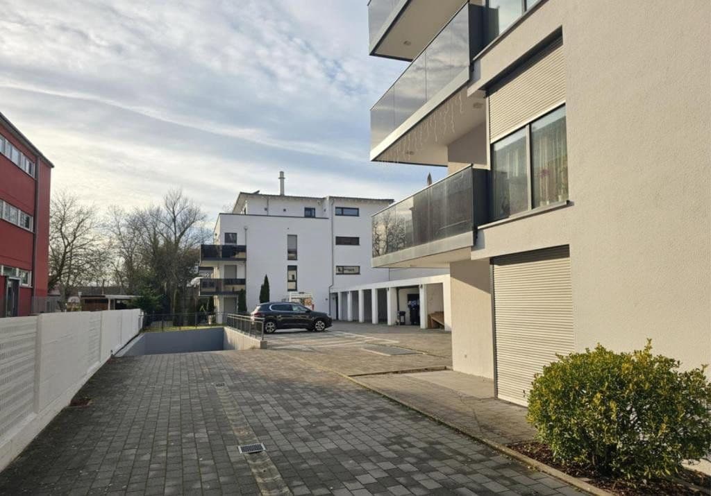 Pronájem bytu 2+1 48 m², Rheinstraße 115, Karlsruhe, Bádensko-Württembersko Pronájem bytu 2+1 48 m², Rheinstraße 115, Karlsruhe, Bádensko-Württembersko