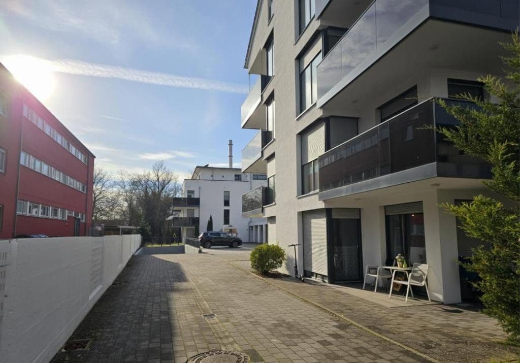 Pronájem bytu 2+1 48 m², Rheinstraße 115, Karlsruhe, Bádensko-Württembersko Pronájem bytu 2+1 48 m², Rheinstraße 115, Karlsruhe, Bádensko-Württembersko