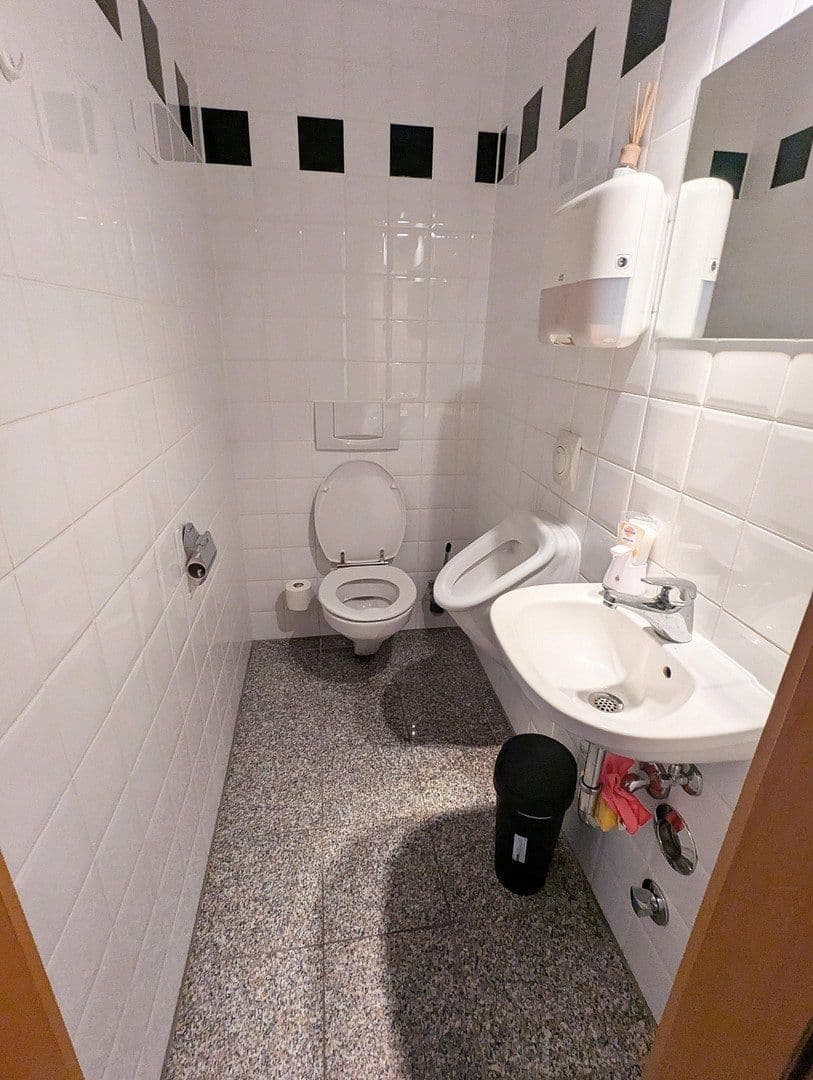 Pronájem kanceláře 107 m², Lameystr. 8A, Pforzheim, Bádensko-Württembersko Pronájem kanceláře 107 m², Lameystr. 8A, Pforzheim, Bádensko-Württembersko