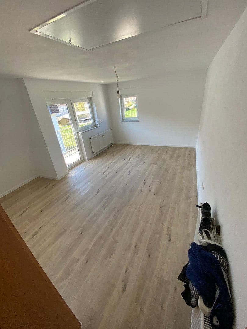 Pronájem bytu 4+1 103 m², Industriestraße 11, Haßmersheim, Bádensko-Württembersko Pronájem bytu 4+1 103 m², Industriestraße 11, Haßmersheim, Bádensko-Württembersko