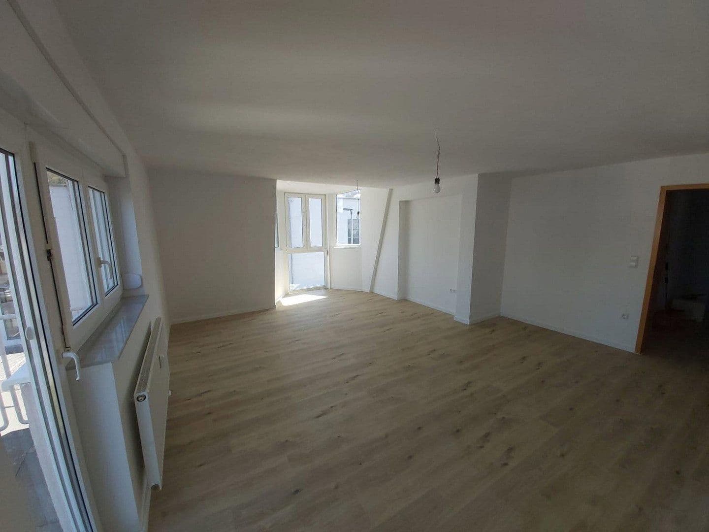 Pronájem bytu 4+1 103 m², Industriestraße 11, Haßmersheim, Bádensko-Württembersko Pronájem bytu 4+1 103 m², Industriestraße 11, Haßmersheim, Bádensko-Württembersko