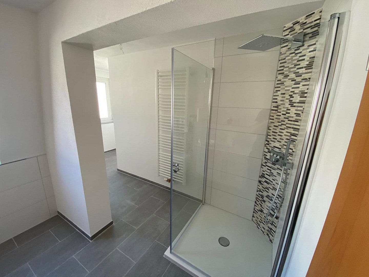 Pronájem bytu 4+1 103 m², Industriestraße 11, Haßmersheim, Bádensko-Württembersko Pronájem bytu 4+1 103 m², Industriestraße 11, Haßmersheim, Bádensko-Württembersko