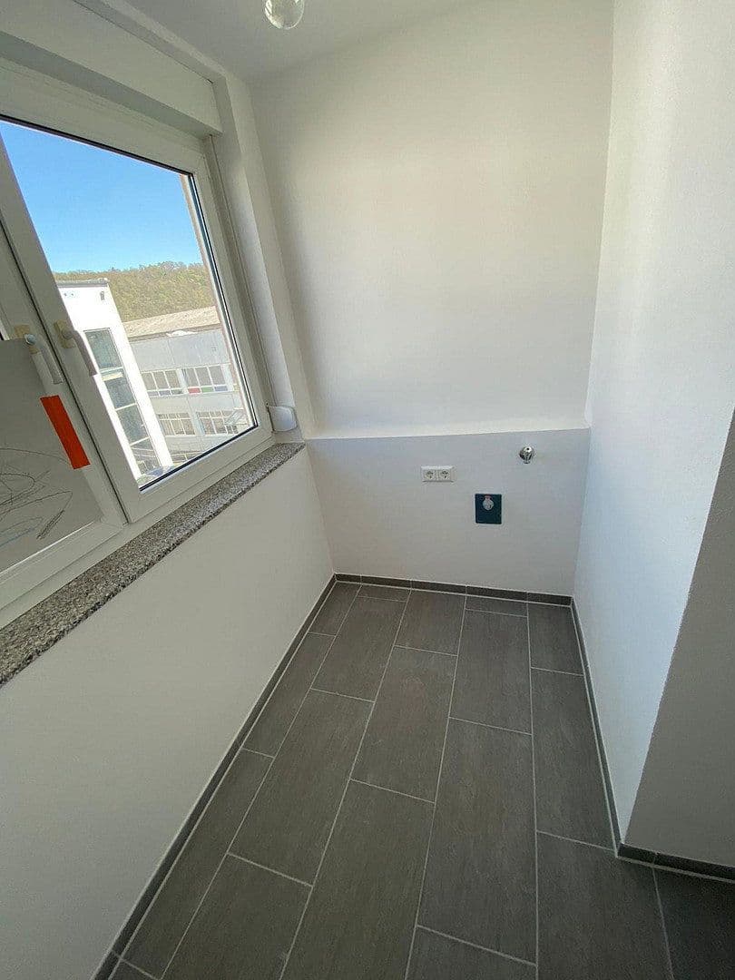 Pronájem bytu 4+1 103 m², Industriestraße 11, Haßmersheim, Bádensko-Württembersko Pronájem bytu 4+1 103 m², Industriestraße 11, Haßmersheim, Bádensko-Württembersko