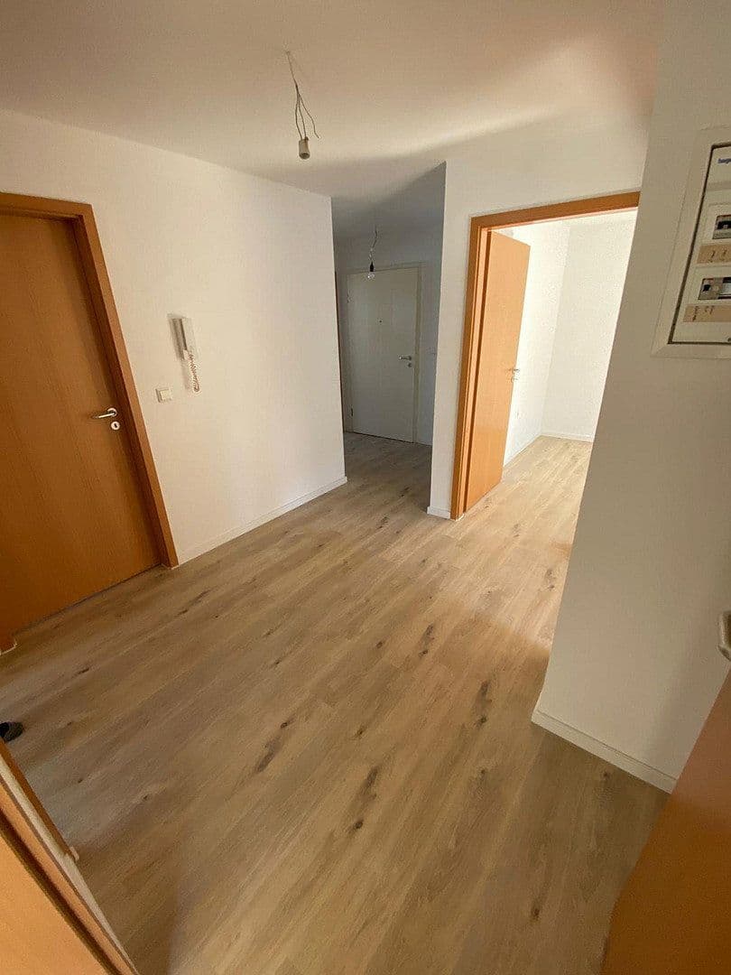 Pronájem bytu 4+1 103 m², Industriestraße 11, Haßmersheim, Bádensko-Württembersko Pronájem bytu 4+1 103 m², Industriestraße 11, Haßmersheim, Bádensko-Württembersko