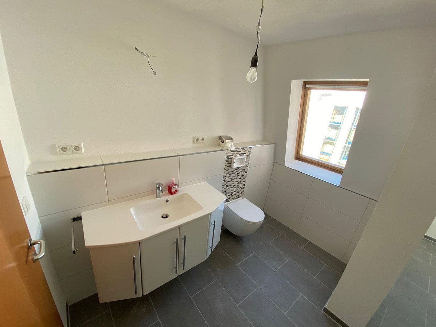 Pronájem bytu 4+1 103 m², Industriestraße 11, Haßmersheim, Bádensko-Württembersko Pronájem bytu 4+1 103 m², Industriestraße 11, Haßmersheim, Bádensko-Württembersko