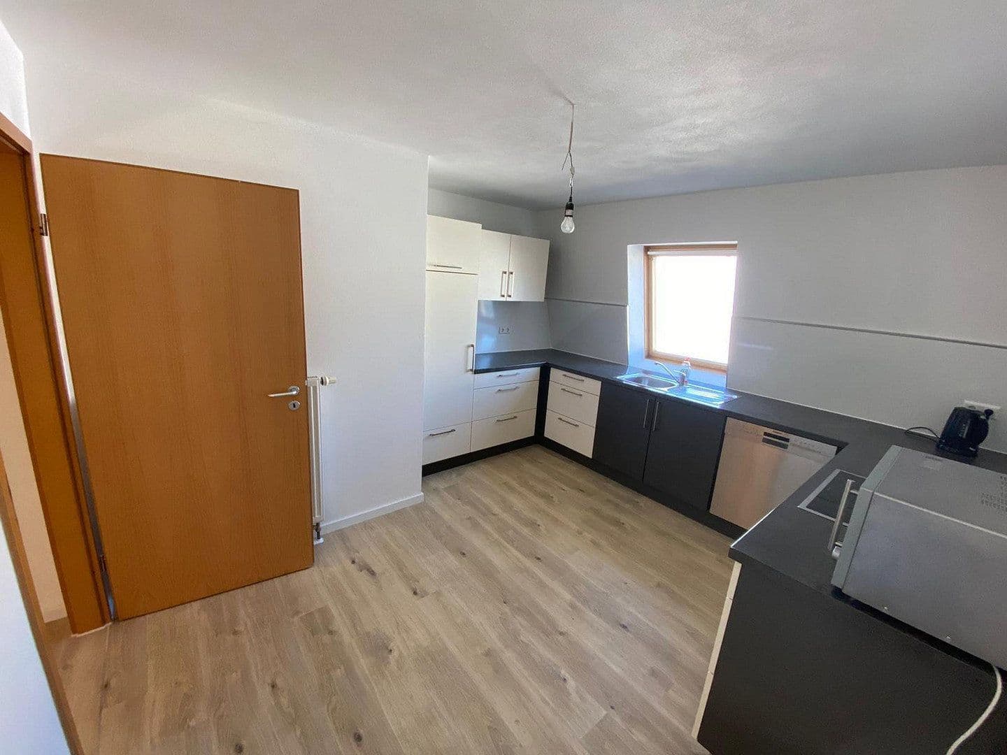 Pronájem bytu 4+1 103 m², Industriestraße 11, Haßmersheim, Bádensko-Württembersko Pronájem bytu 4+1 103 m², Industriestraße 11, Haßmersheim, Bádensko-Württembersko