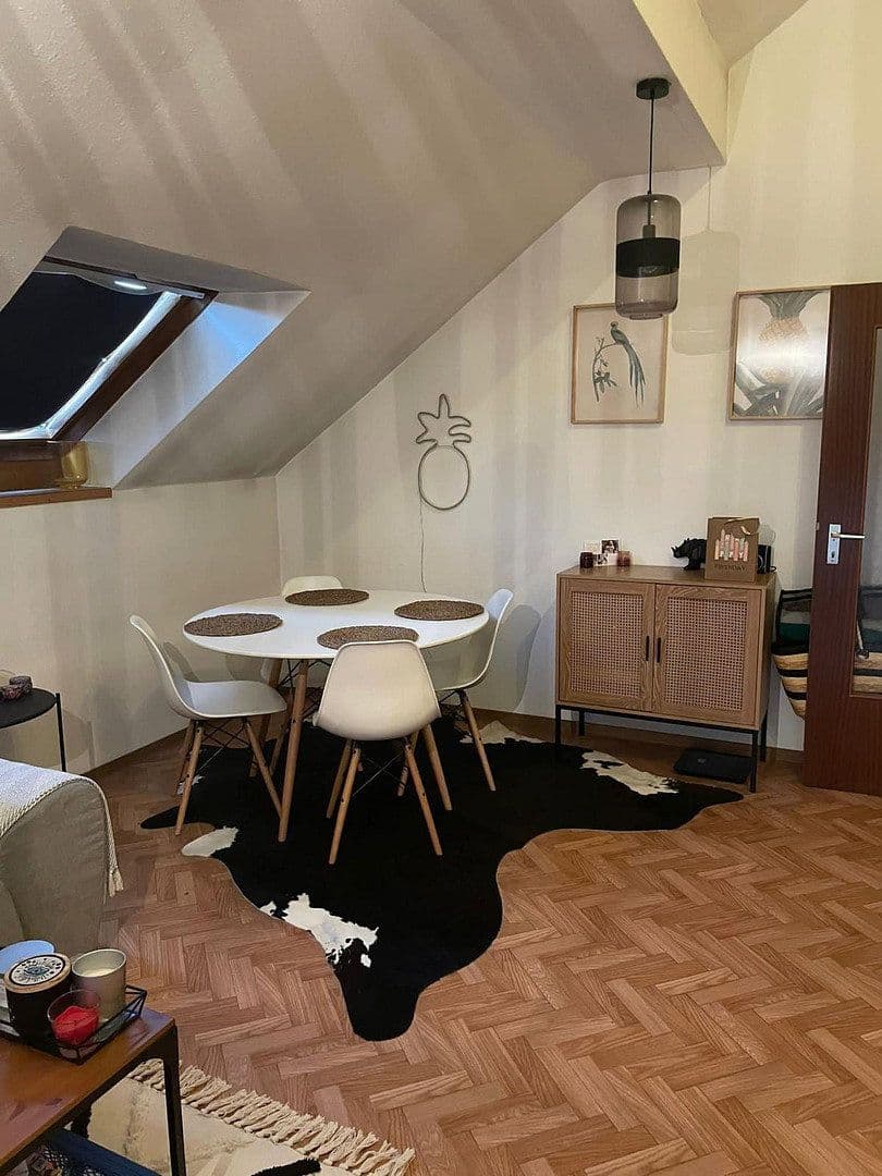 Pronájem bytu 2+1 64 m², Eisenberg (Pfalz), Porýní-Falc Pronájem bytu 2+1 64 m², Eisenberg (Pfalz), Porýní-Falc