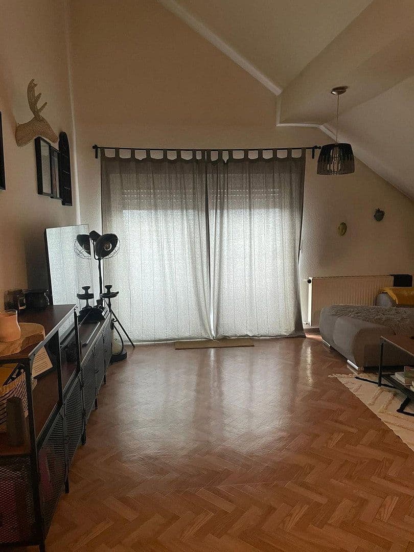 Pronájem bytu 2+1 64 m², Eisenberg (Pfalz), Porýní-Falc Pronájem bytu 2+1 64 m², Eisenberg (Pfalz), Porýní-Falc