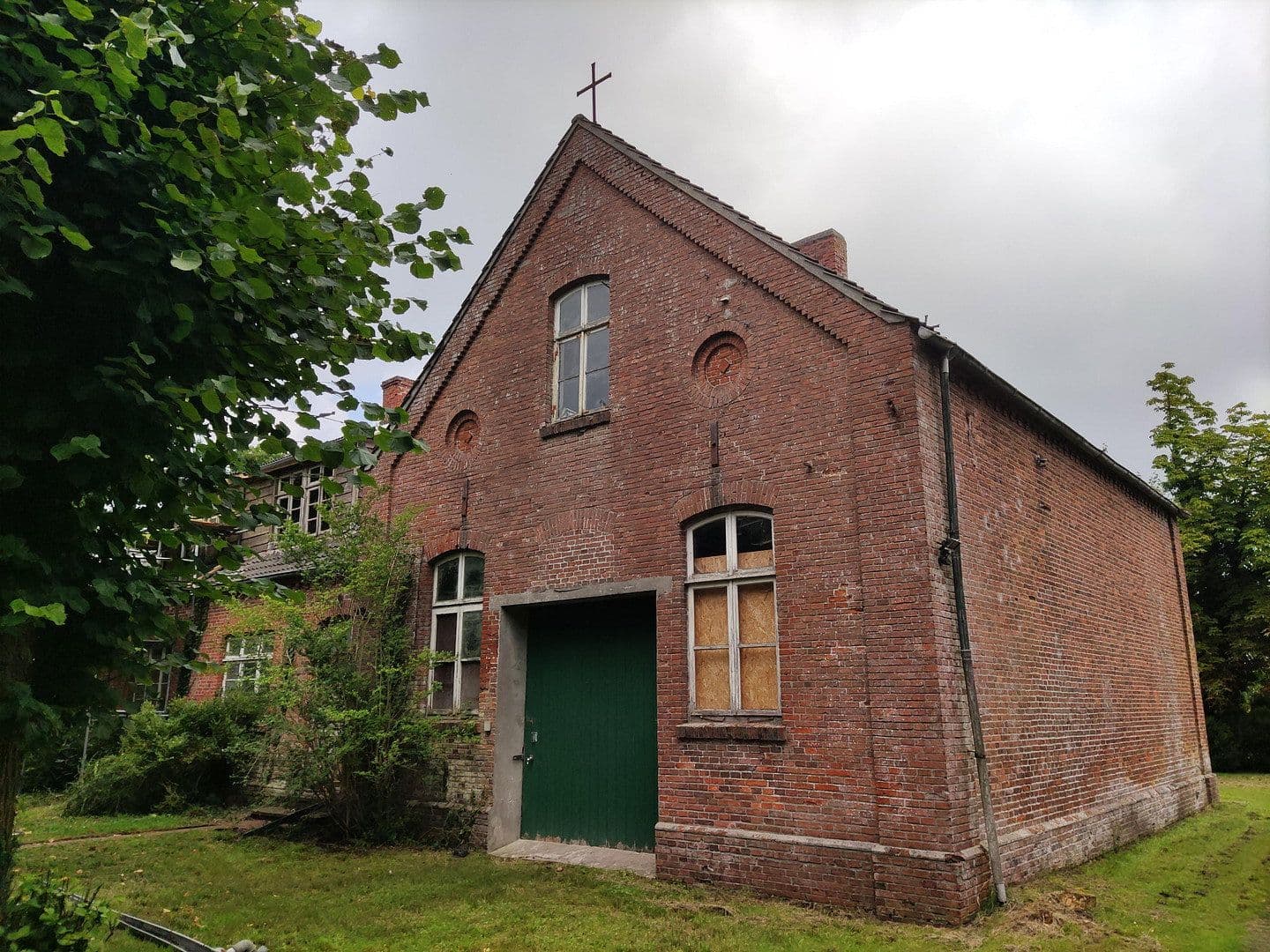 Prodej domu 195 m², pozemek 3.311 m², Halbemonder Str. 7/8, Halbemond, Dolní Sasko Prodej domu 195 m², pozemek 3.311 m², Halbemonder Str. 7/8, Halbemond, Dolní Sasko