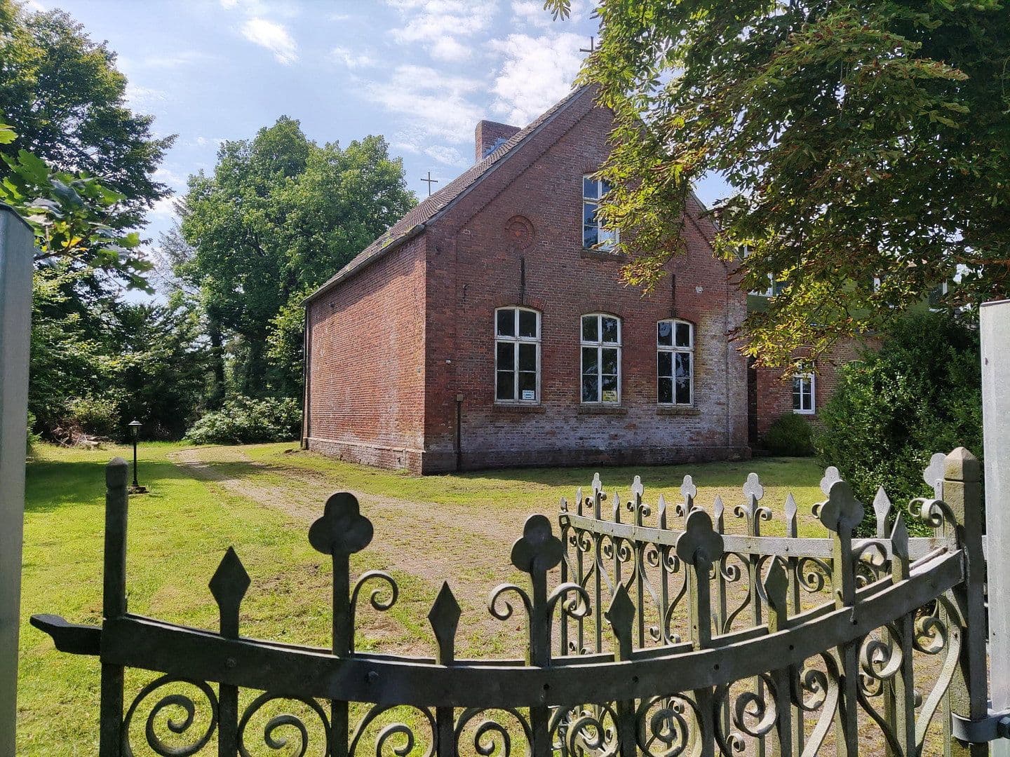 Prodej domu 195 m², pozemek 3.311 m², Halbemonder Str. 7/8, Halbemond, Dolní Sasko Prodej domu 195 m², pozemek 3.311 m², Halbemonder Str. 7/8, Halbemond, Dolní Sasko