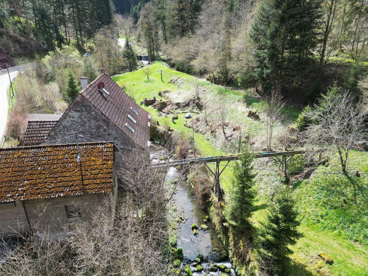 Prodej domu 200 m², pozemek 20.000 m², Alpirsbach, Bádensko-Württembersko Prodej domu 200 m², pozemek 20.000 m², Alpirsbach, Bádensko-Württembersko