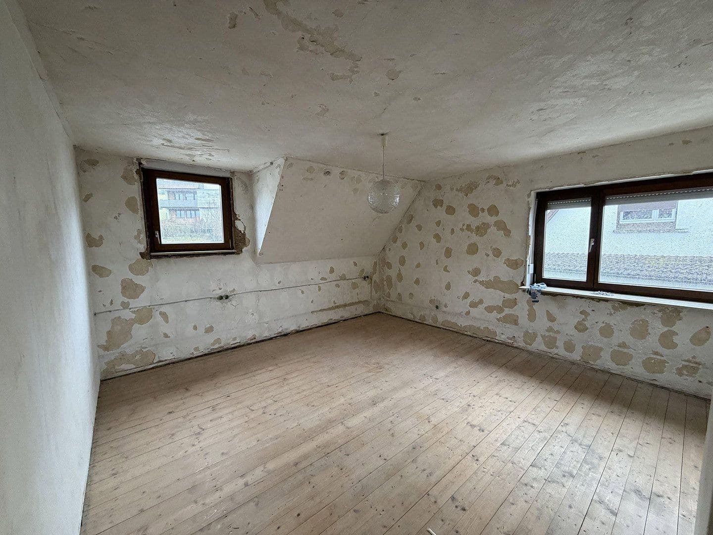 Prodej domu 130 m², pozemek 468 m², Eichertstr. 36, Heidenheim an der Brenz, Bádensko-Württembersko Prodej domu 130 m², pozemek 468 m², Eichertstr. 36, Heidenheim an der Brenz, Bádensko-Württembersko