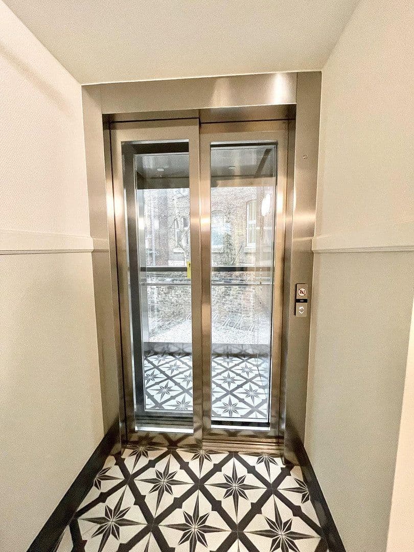 Prodej bytu 3+1 77 m², Düsseldorf, Severní Porýní-Vestfálsko Prodej bytu 3+1 77 m², Düsseldorf, Severní Porýní-Vestfálsko