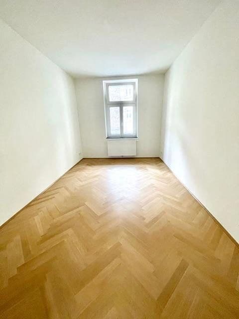 Prodej bytu 3+1 77 m², Düsseldorf, Severní Porýní-Vestfálsko Prodej bytu 3+1 77 m², Düsseldorf, Severní Porýní-Vestfálsko
