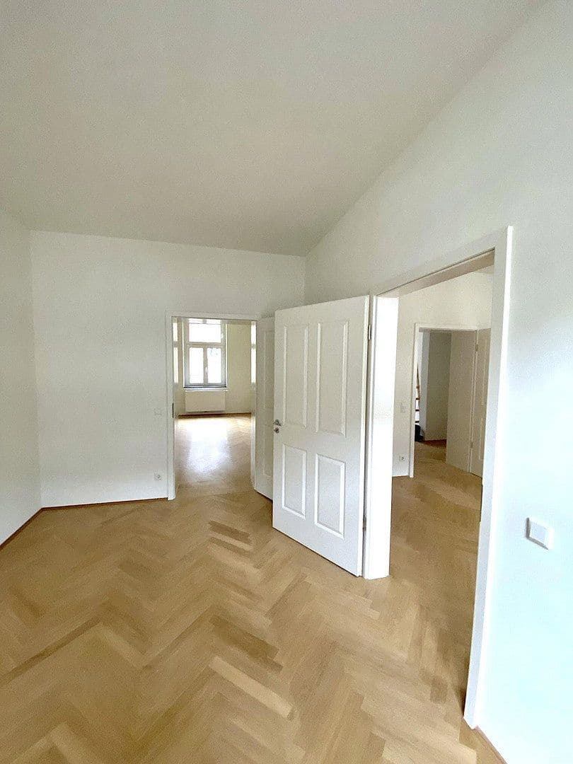 Prodej bytu 3+1 77 m², Düsseldorf, Severní Porýní-Vestfálsko Prodej bytu 3+1 77 m², Düsseldorf, Severní Porýní-Vestfálsko