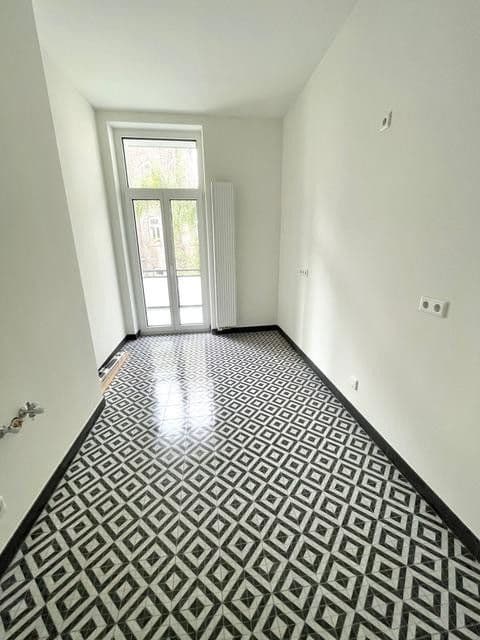 Prodej bytu 3+1 77 m², Düsseldorf, Severní Porýní-Vestfálsko Prodej bytu 3+1 77 m², Düsseldorf, Severní Porýní-Vestfálsko