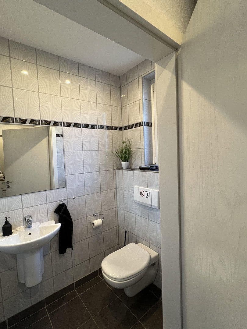 Prodej domu 259 m², pozemek 935 m², Hagen, Severní Porýní-Vestfálsko Prodej domu 259 m², pozemek 935 m², Hagen, Severní Porýní-Vestfálsko