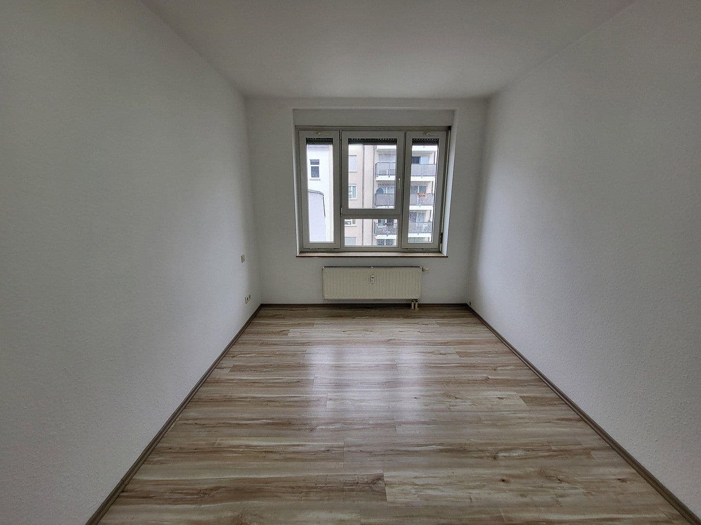 Pronájem bytu 2+1 42 m², Berliner Straße 16, Leipzig, Sasko Pronájem bytu 2+1 42 m², Berliner Straße 16, Leipzig, Sasko