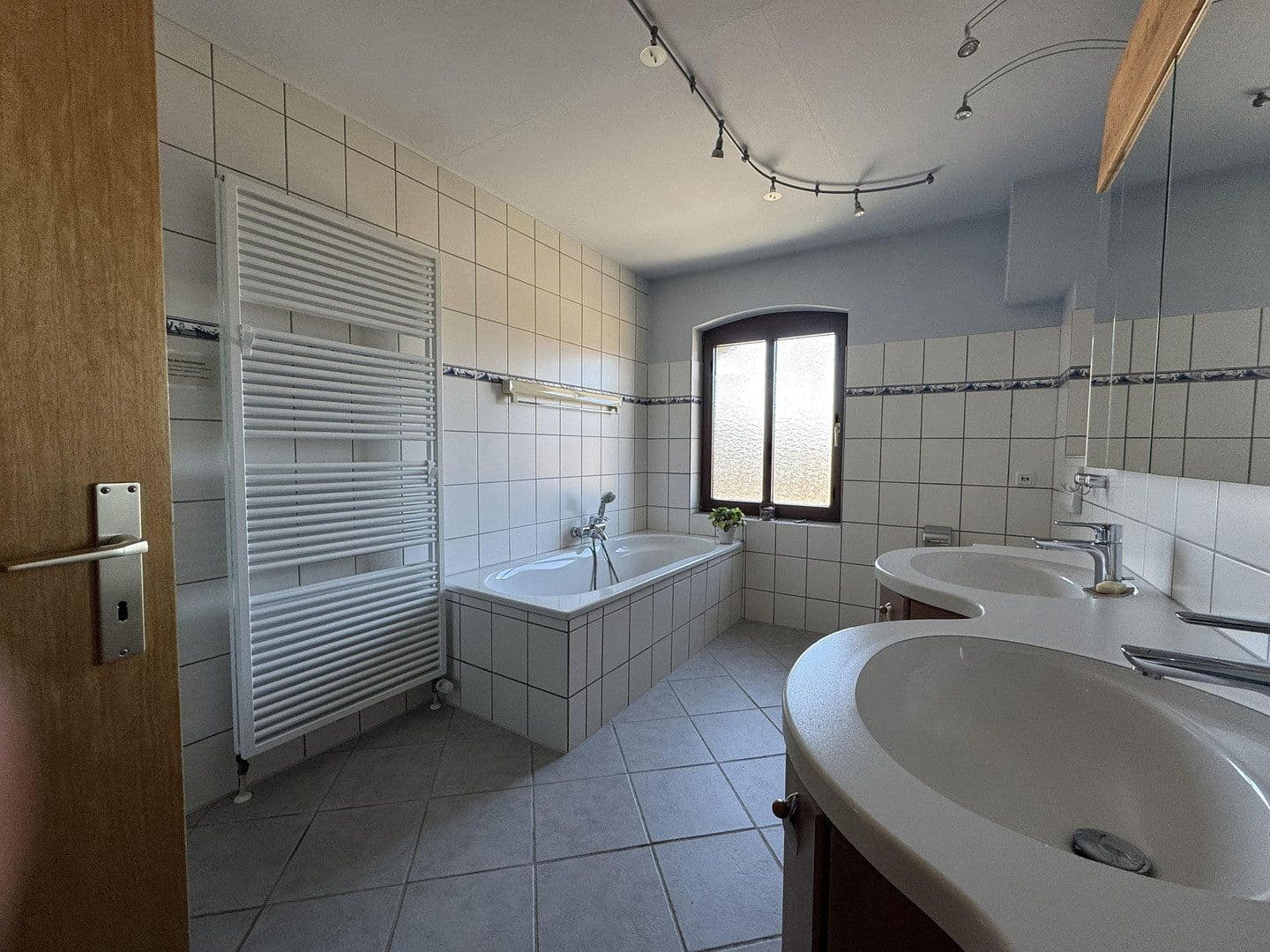 Prodej domu 338 m², pozemek 979 m², Niesgrau, Šlesvicko-Holštýnsko Prodej domu 338 m², pozemek 979 m², Niesgrau, Šlesvicko-Holštýnsko