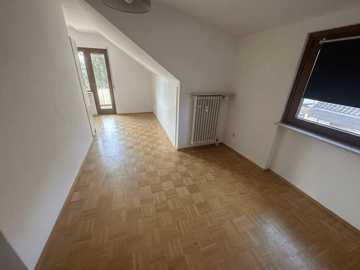 Pronájem bytu 3+1 87 m², Am Auweg 15, Frankfurt Harheim, Hessen Pronájem bytu 3+1 87 m², Am Auweg 15, Frankfurt Harheim, Hessen