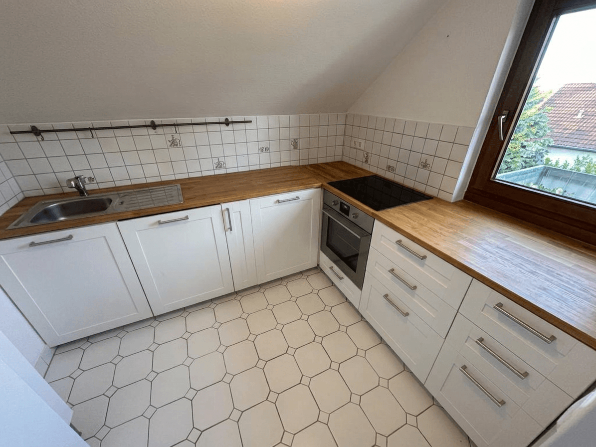 Pronájem bytu 3+1 87 m², Am Auweg 15, Frankfurt Harheim, Hessen Pronájem bytu 3+1 87 m², Am Auweg 15, Frankfurt Harheim, Hessen