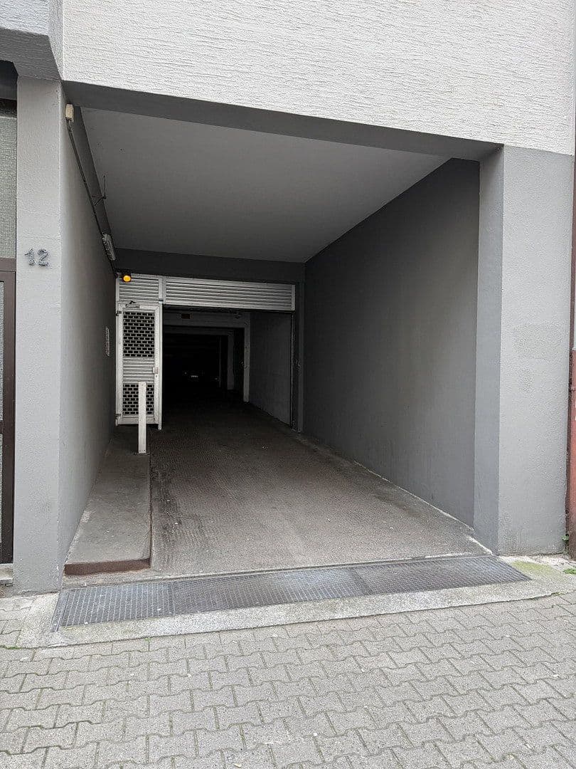 Prodej garáže, S6, 12, Mannheim, Bádensko-Württembersko Prodej garáže, S6, 12, Mannheim, Bádensko-Württembersko