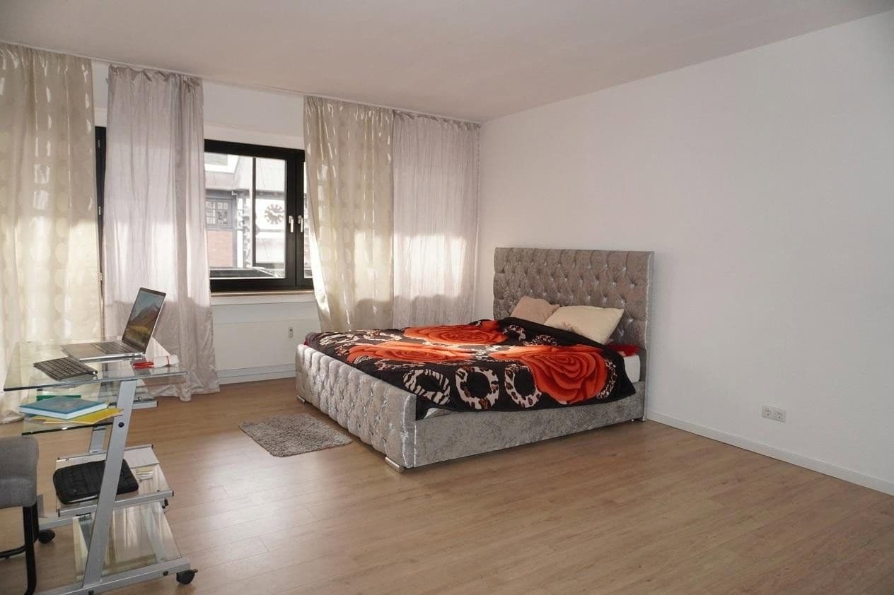 Pronájem bytu 3+1 110 m², Goethestr.3, Leverkusen, Severní Porýní-Vestfálsko Pronájem bytu 3+1 110 m², Goethestr.3, Leverkusen, Severní Porýní-Vestfálsko