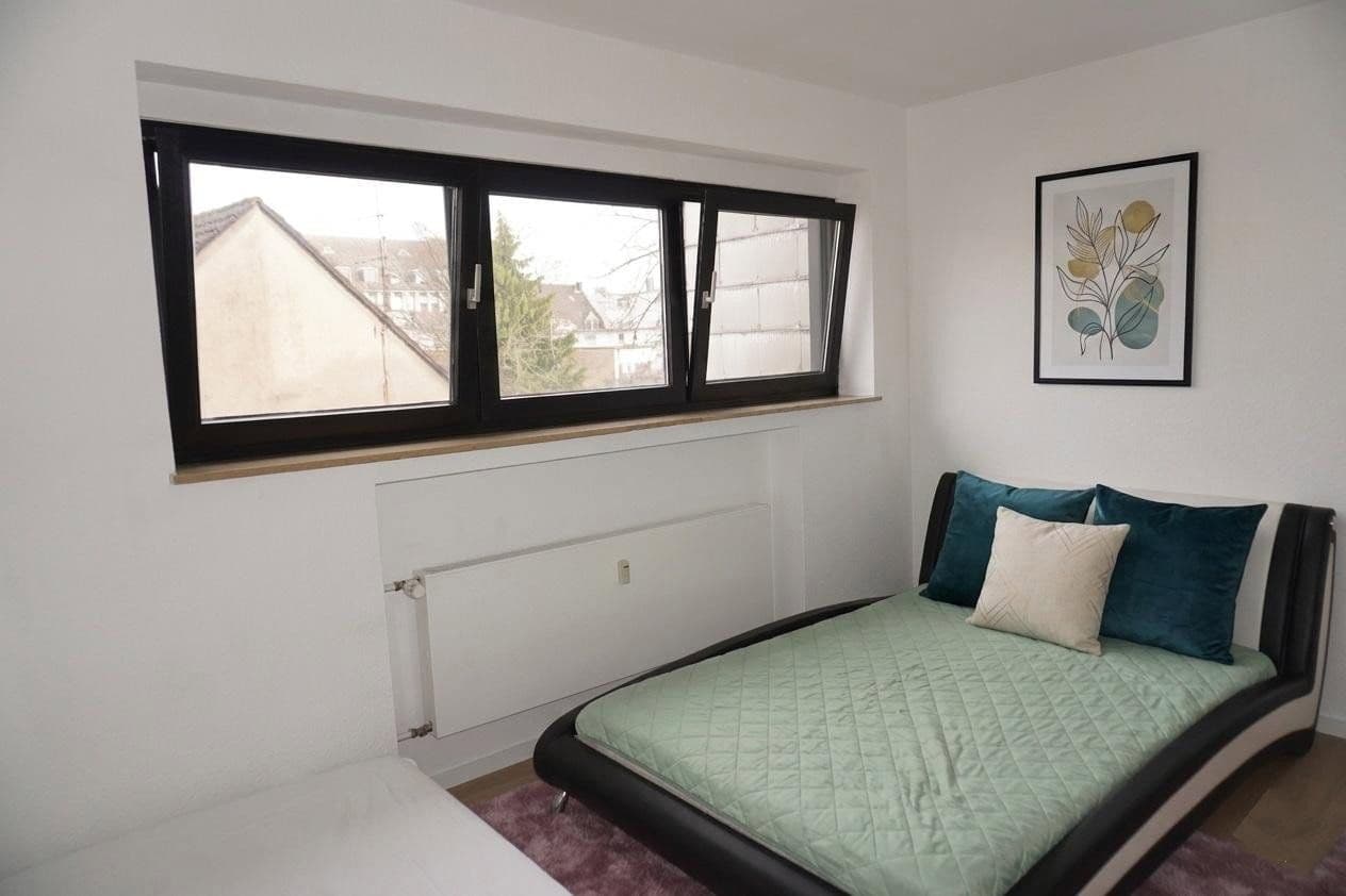 Pronájem bytu 3+1 110 m², Goethestr.3, Leverkusen, Severní Porýní-Vestfálsko Pronájem bytu 3+1 110 m², Goethestr.3, Leverkusen, Severní Porýní-Vestfálsko