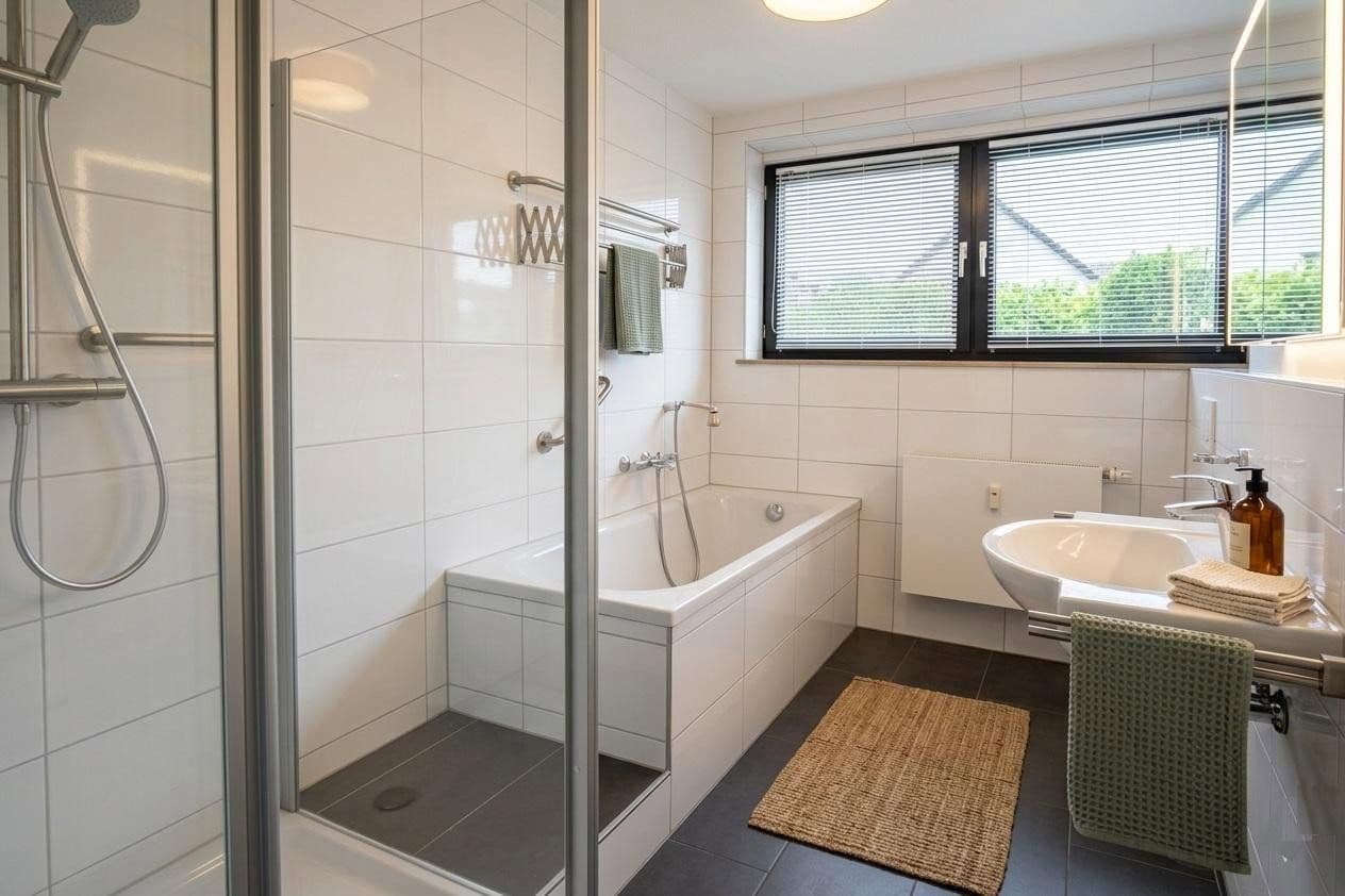 Pronájem bytu 3+1 110 m², Goethestr.3, Leverkusen, Severní Porýní-Vestfálsko Pronájem bytu 3+1 110 m², Goethestr.3, Leverkusen, Severní Porýní-Vestfálsko