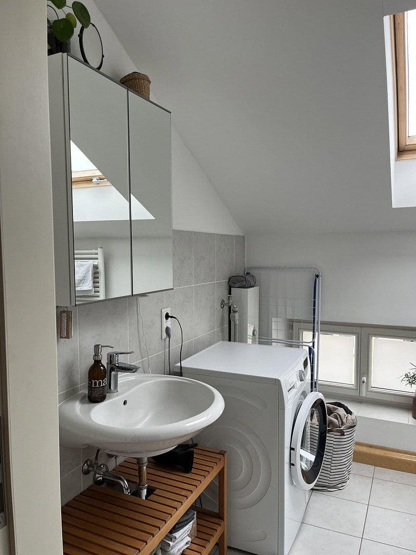 Pronájem bytu 2+1 56 m², Weberstr.41, Bonn, Severní Porýní-Vestfálsko Pronájem bytu 2+1 56 m², Weberstr.41, Bonn, Severní Porýní-Vestfálsko