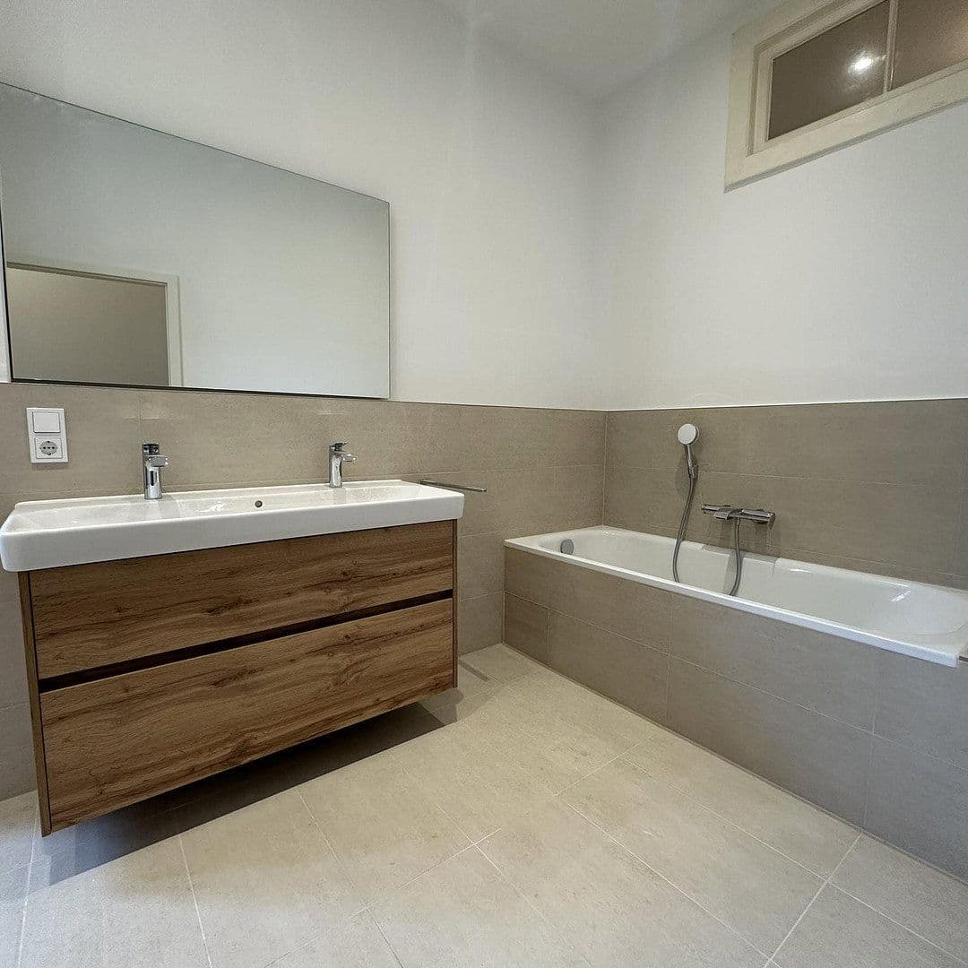 Pronájem bytu 4+1 123 m², Offenbach am Main, Hessen Pronájem bytu 4+1 123 m², Offenbach am Main, Hessen