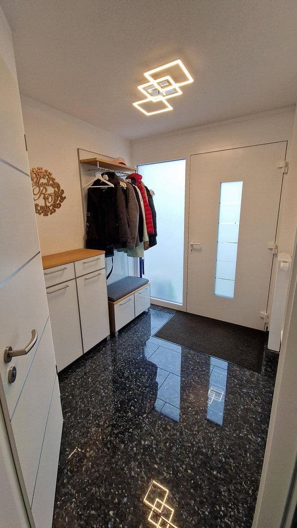 Prodej domu 136 m², pozemek 203 m², Holderweg 28, Nürtingen, Bádensko-Württembersko Prodej domu 136 m², pozemek 203 m², Holderweg 28, Nürtingen, Bádensko-Württembersko
